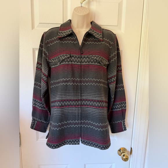 Woolrich 🏜️Shirt Jacket Women S Wool Blend Gray Red Southwest Striped Zip *EUC* - Picture 1 of 9